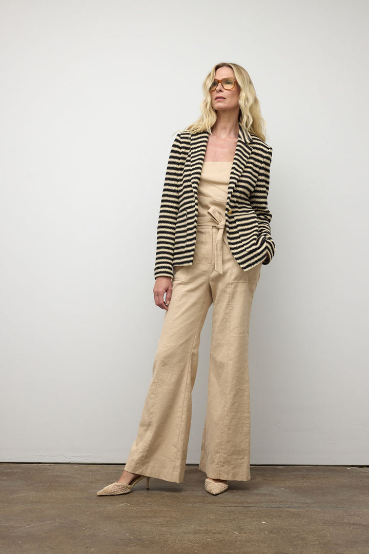 Notch collar jacket patch pockets