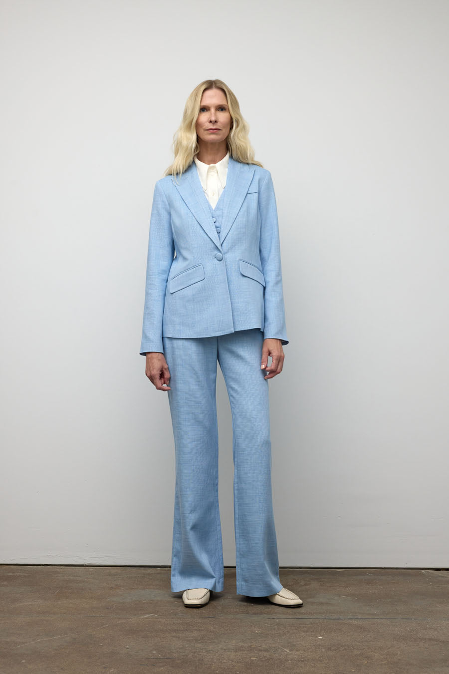 Peak lapel jacket stitched collar detail