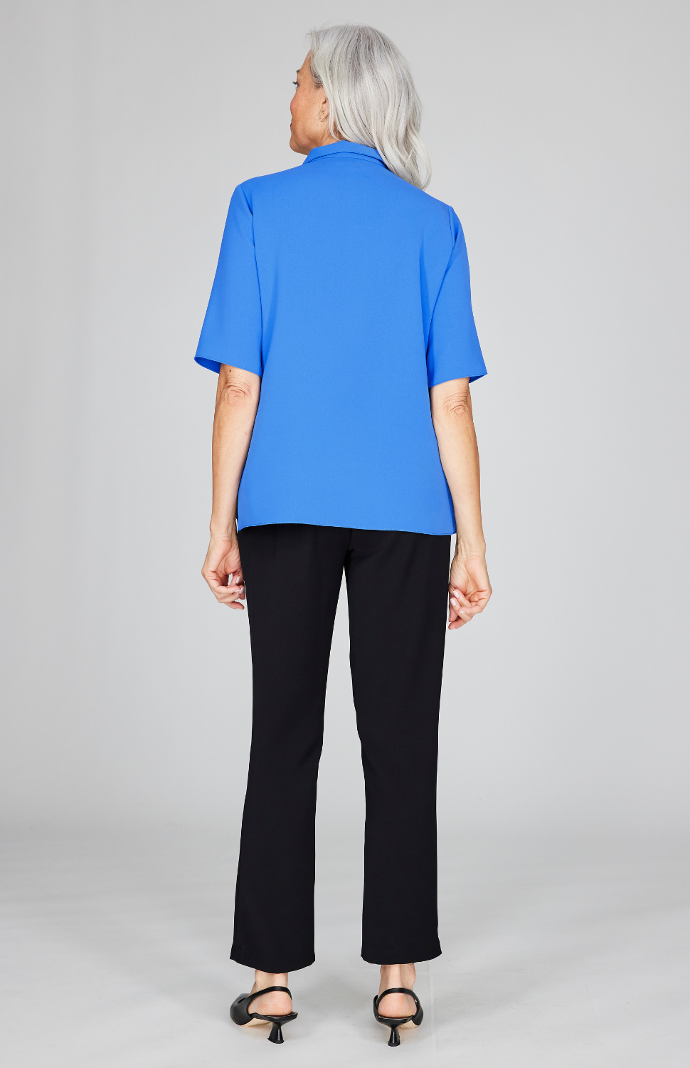 Gabby is 5'10" and wearing Cerulean in size XS.
