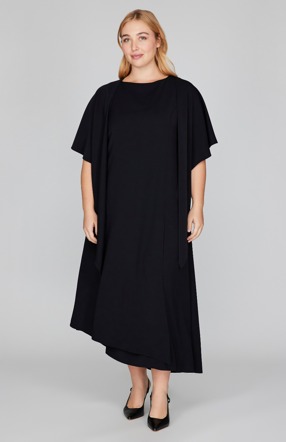 Fabienne is 5'9" and wearing Black in XS.