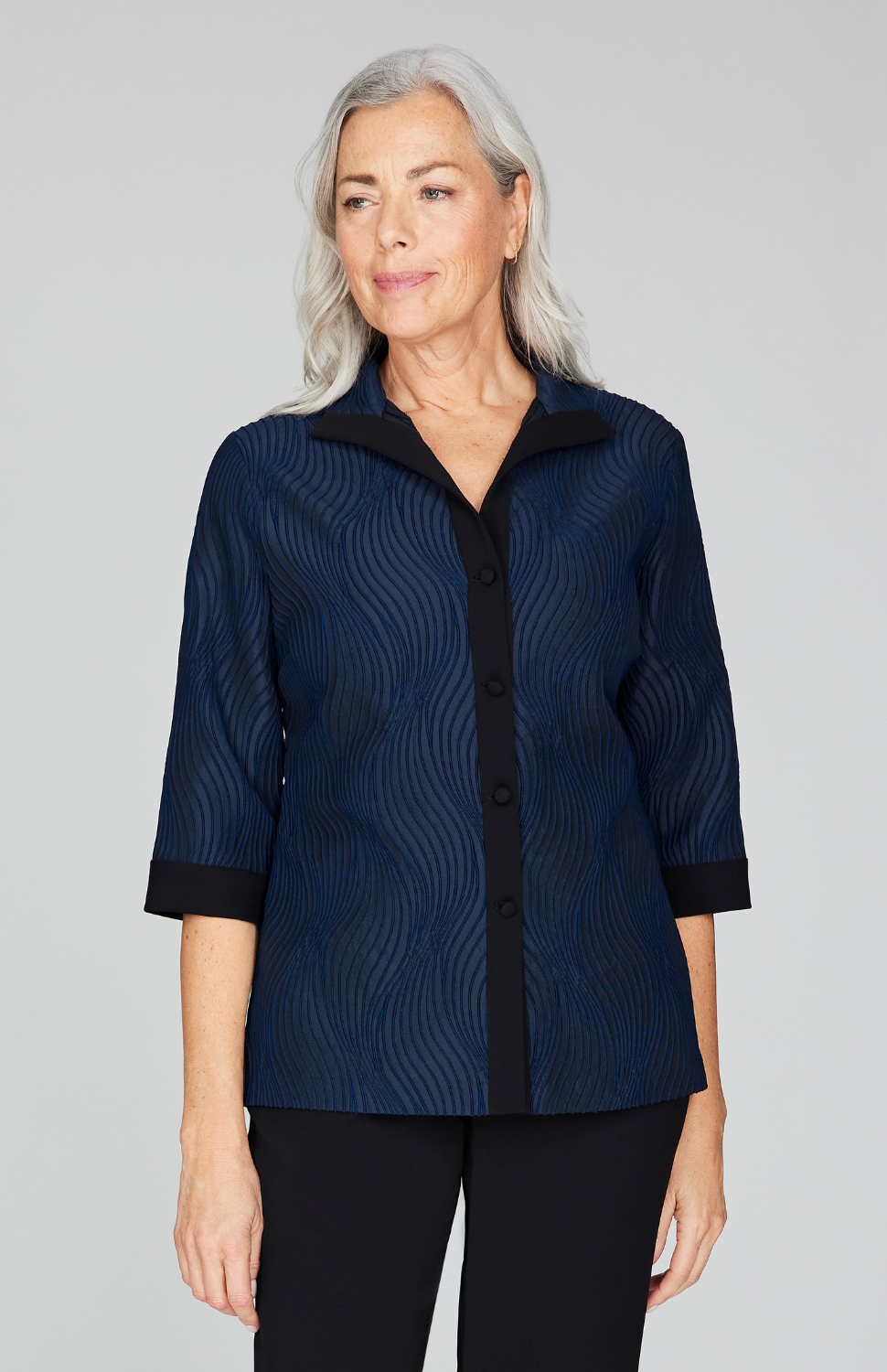Fabienne is 5'9" and wearing Midnight in size XS.