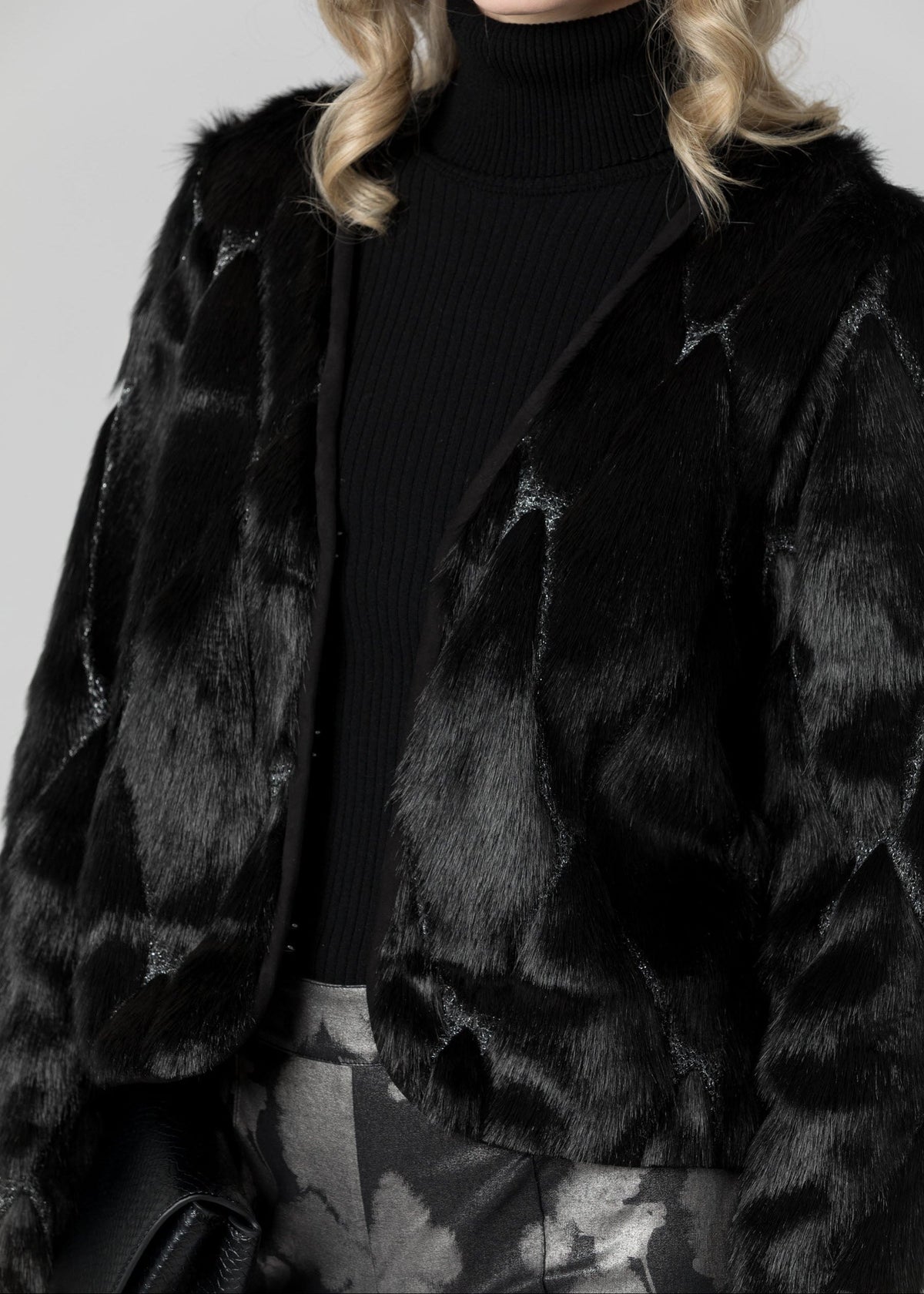 Adamas Faux Fur Jacket - SHIPS 10.15