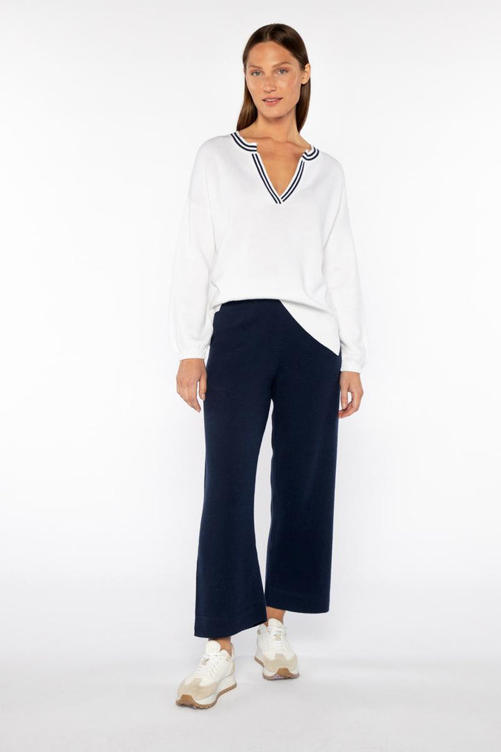 GATHERED SLEEVE SPLITNECK