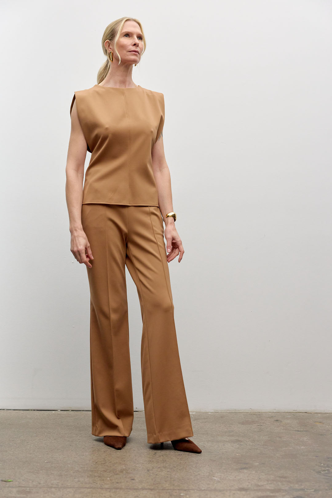 Sleeveless fitted top