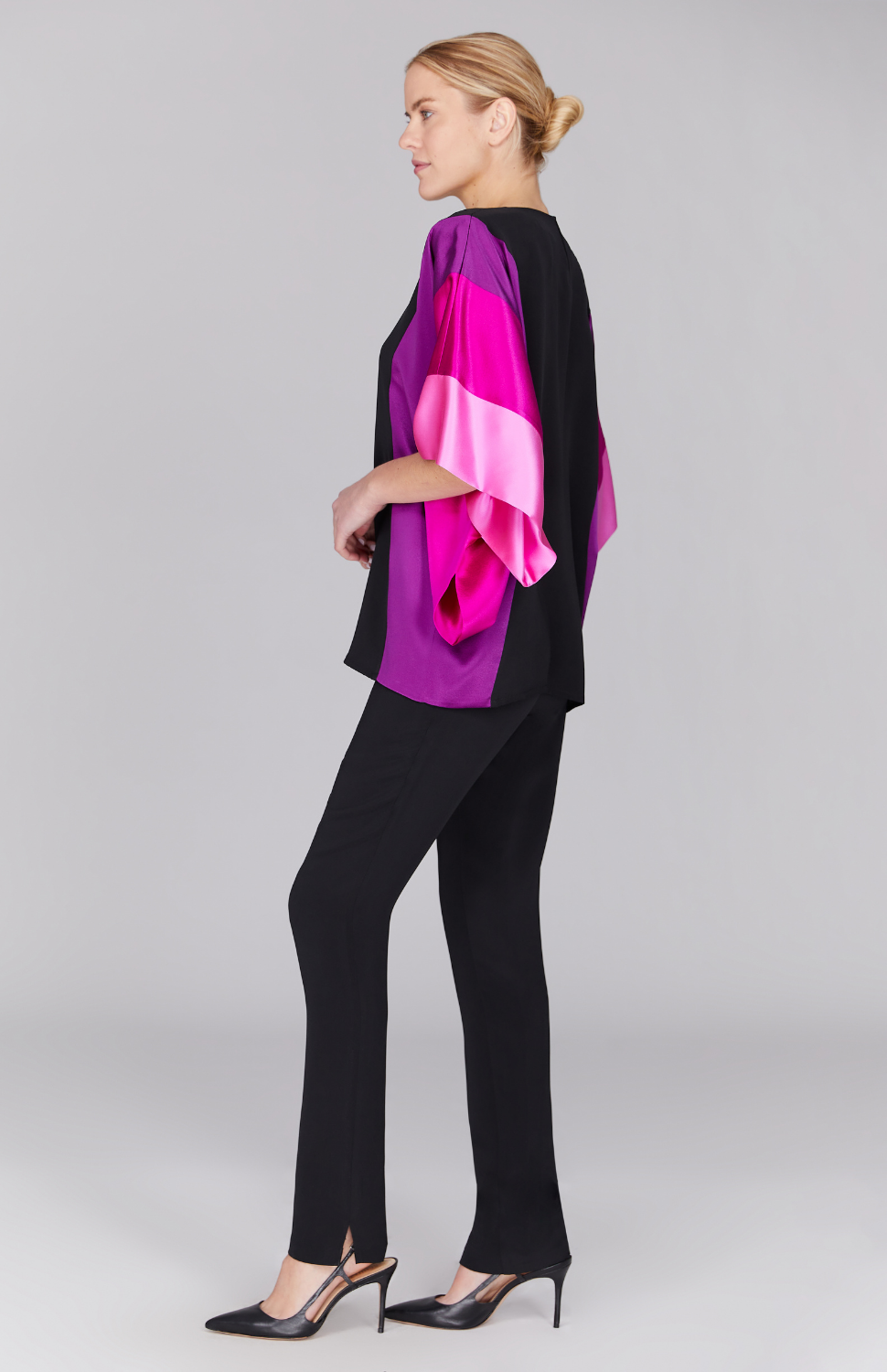 Gabby is 5'10 and wearing Orchid in size 00.
