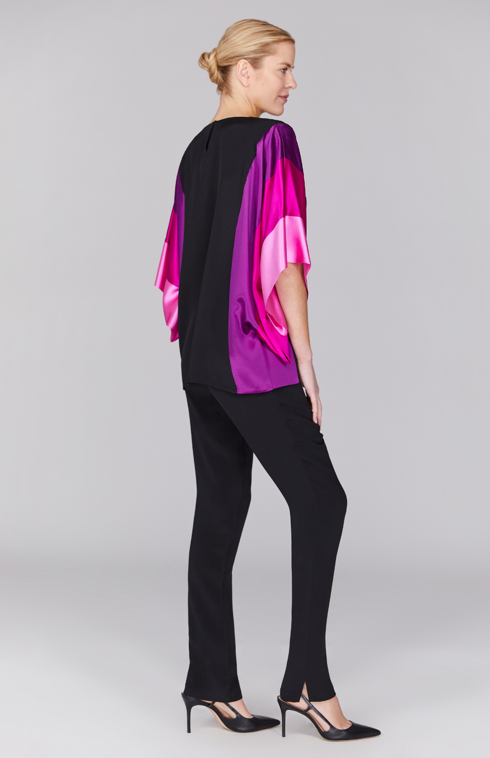 Gabby is 5'10 and wearing Orchid in size 00.