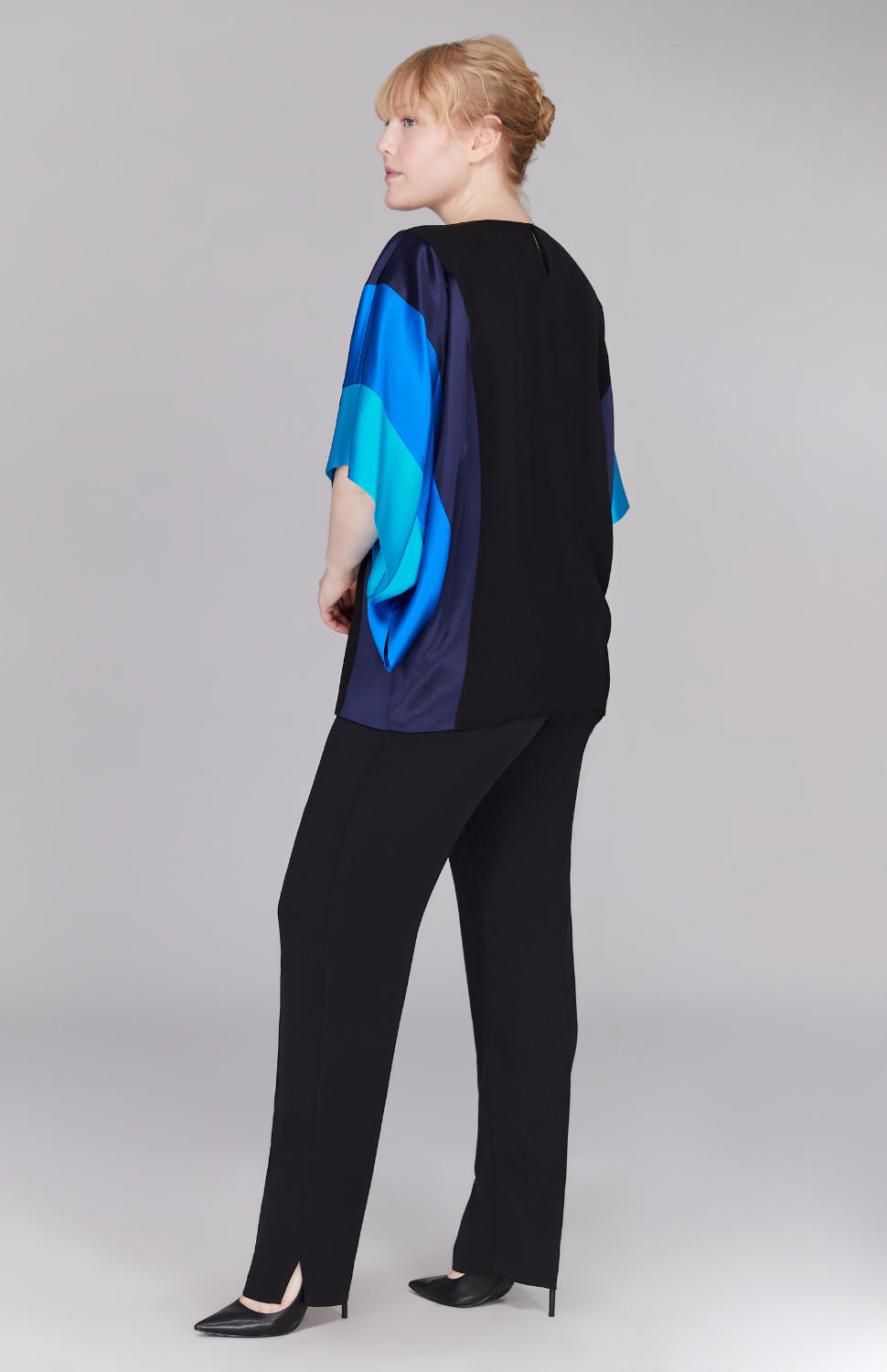 Molly is 5'9 and wearing Ultramarine in size 0.