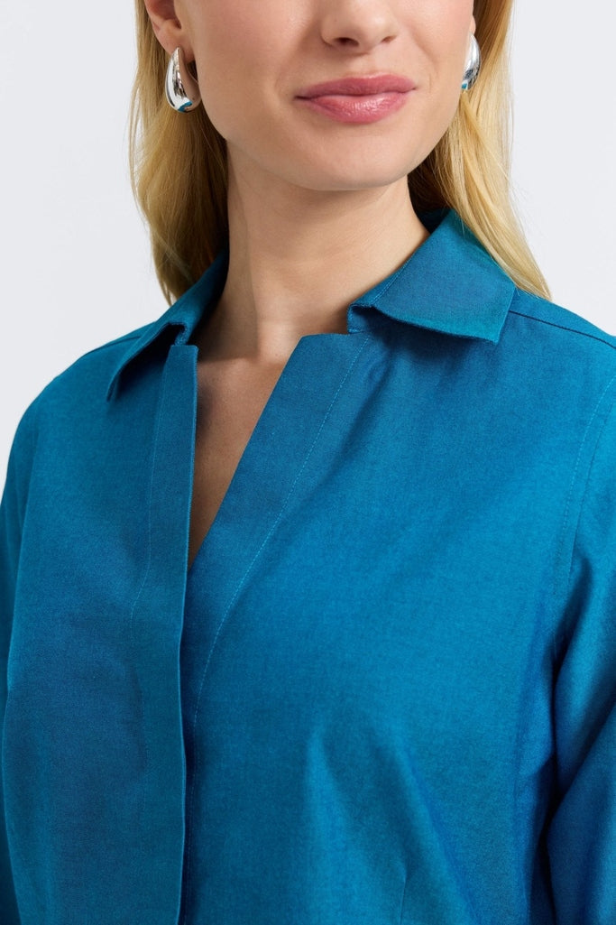 Open neckline view of the Taylor pinpoint 3/4 sleeve shirt in #color_teal