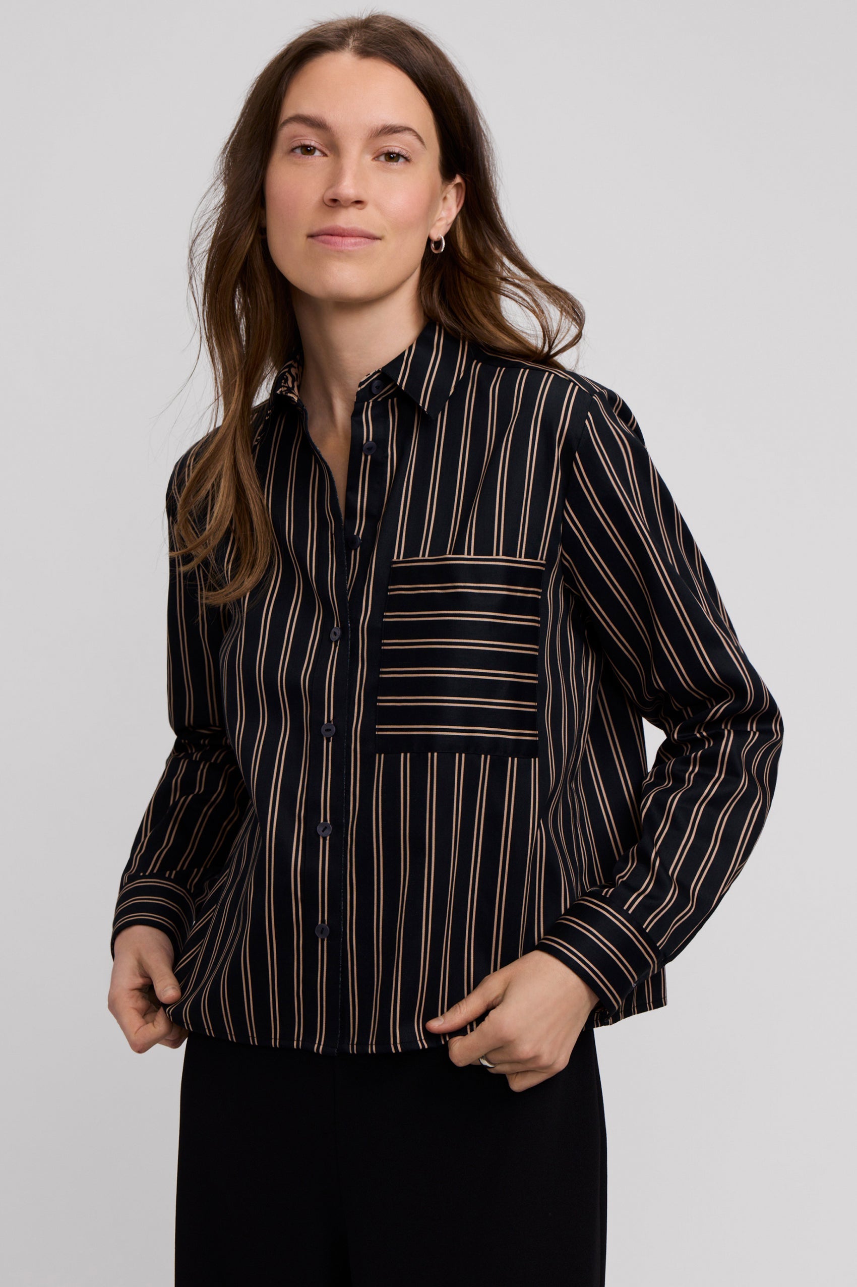 Jodie Animal Border Long Sleeve Short Shirt