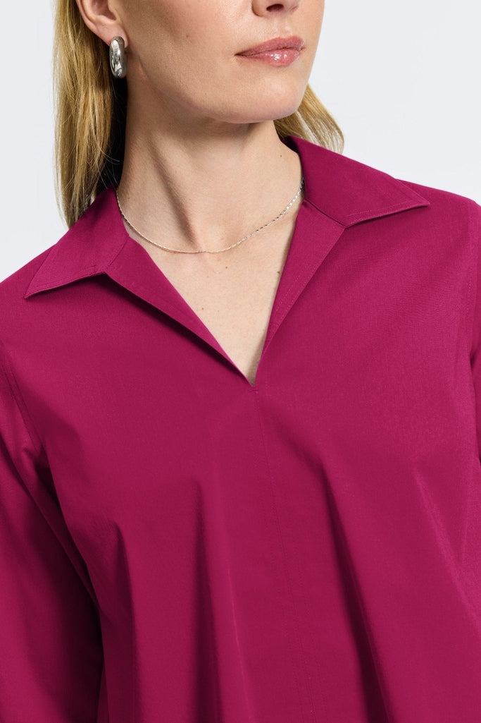 Wing collar and v-neckline of the Agnes long sleeve shirt #color_sangria