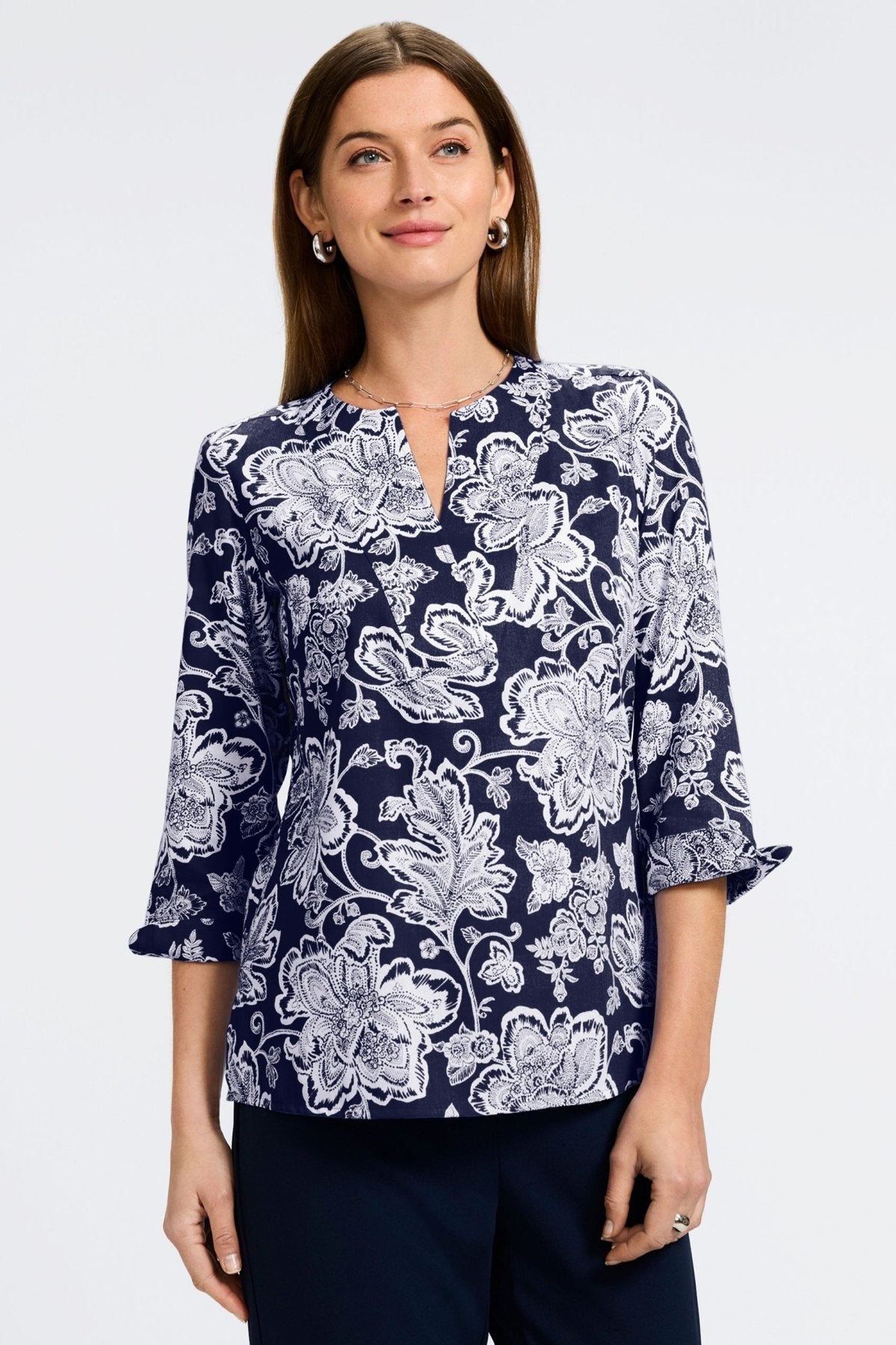 #color_navy/white woodblock floral