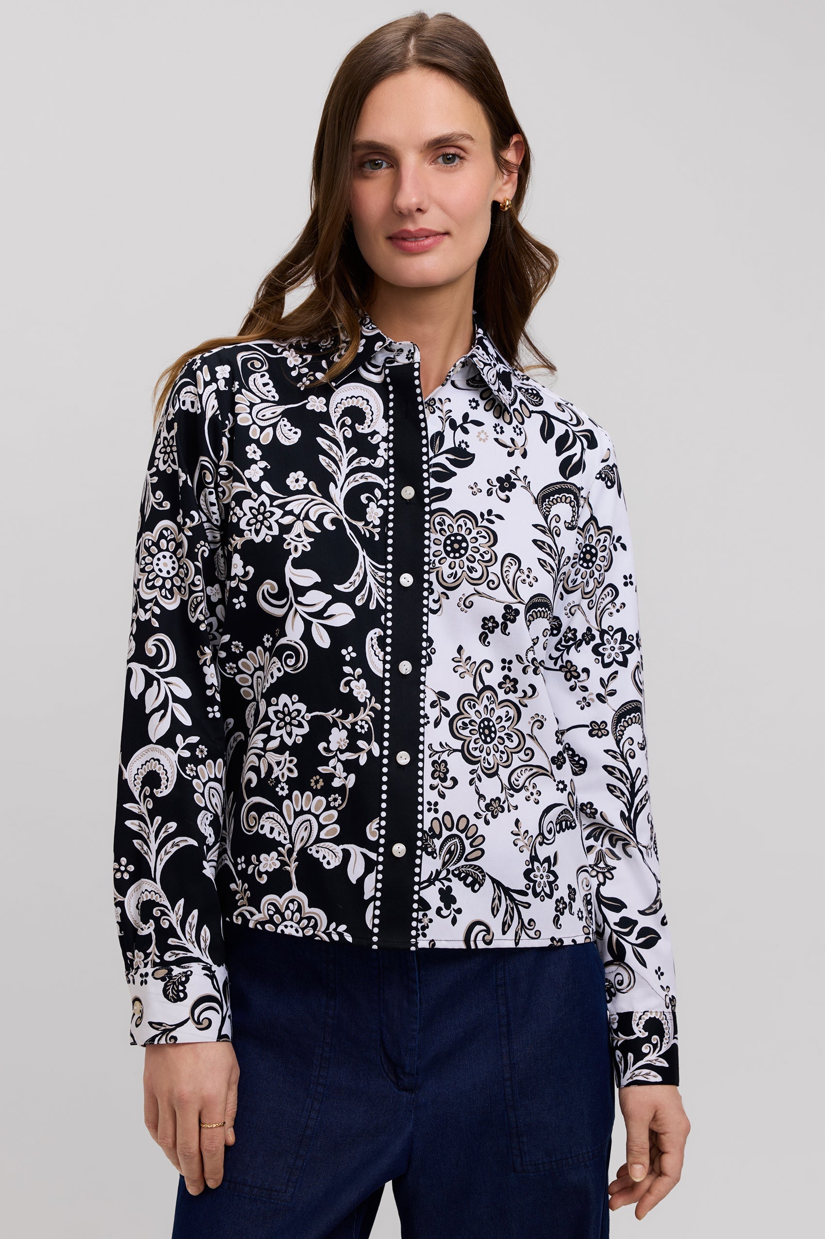 Jodie Abstract Daisy Long Sleeve Short Shirt