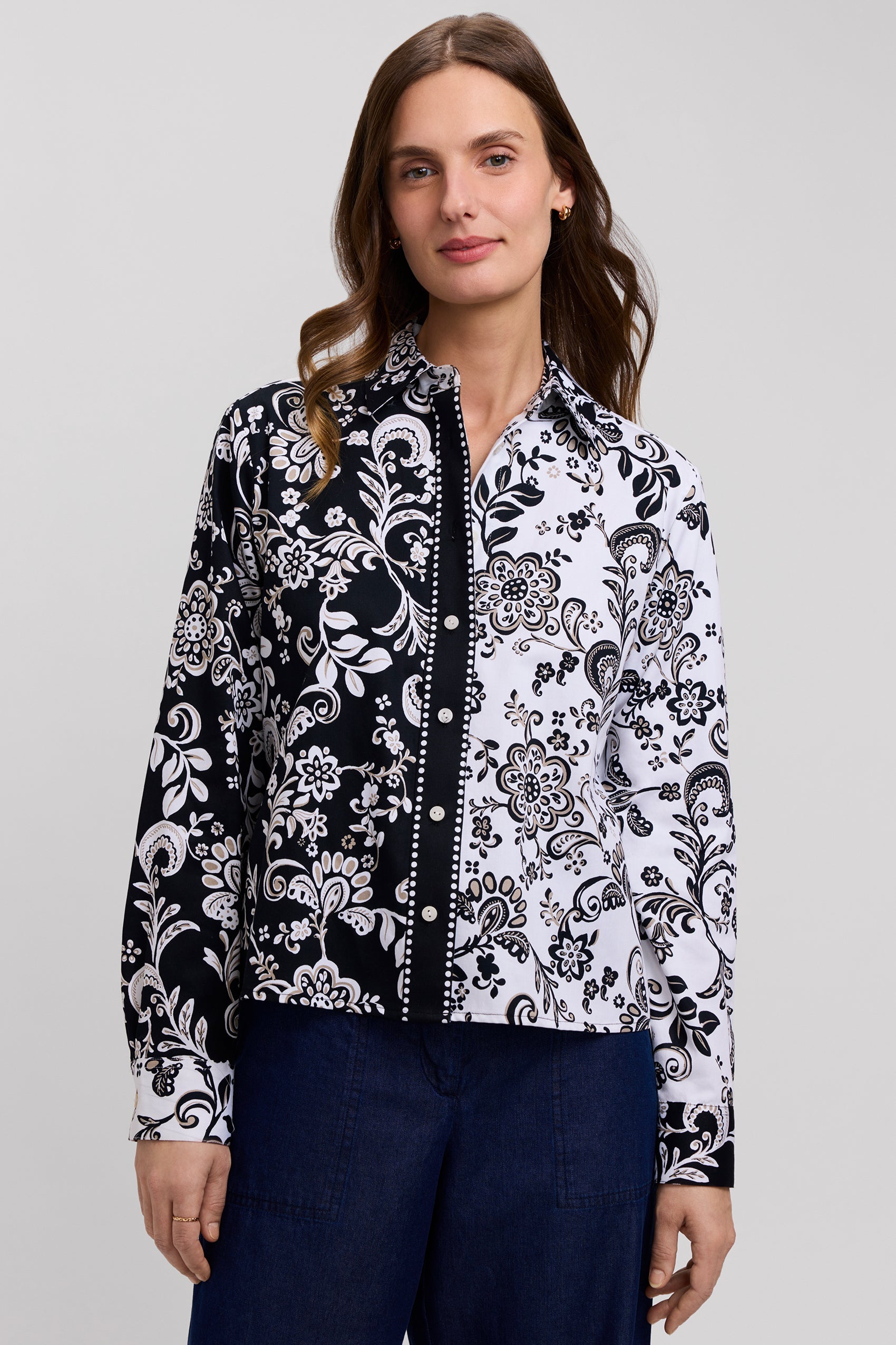 Jodie Abstract Daisy Long Sleeve Short Shirt
