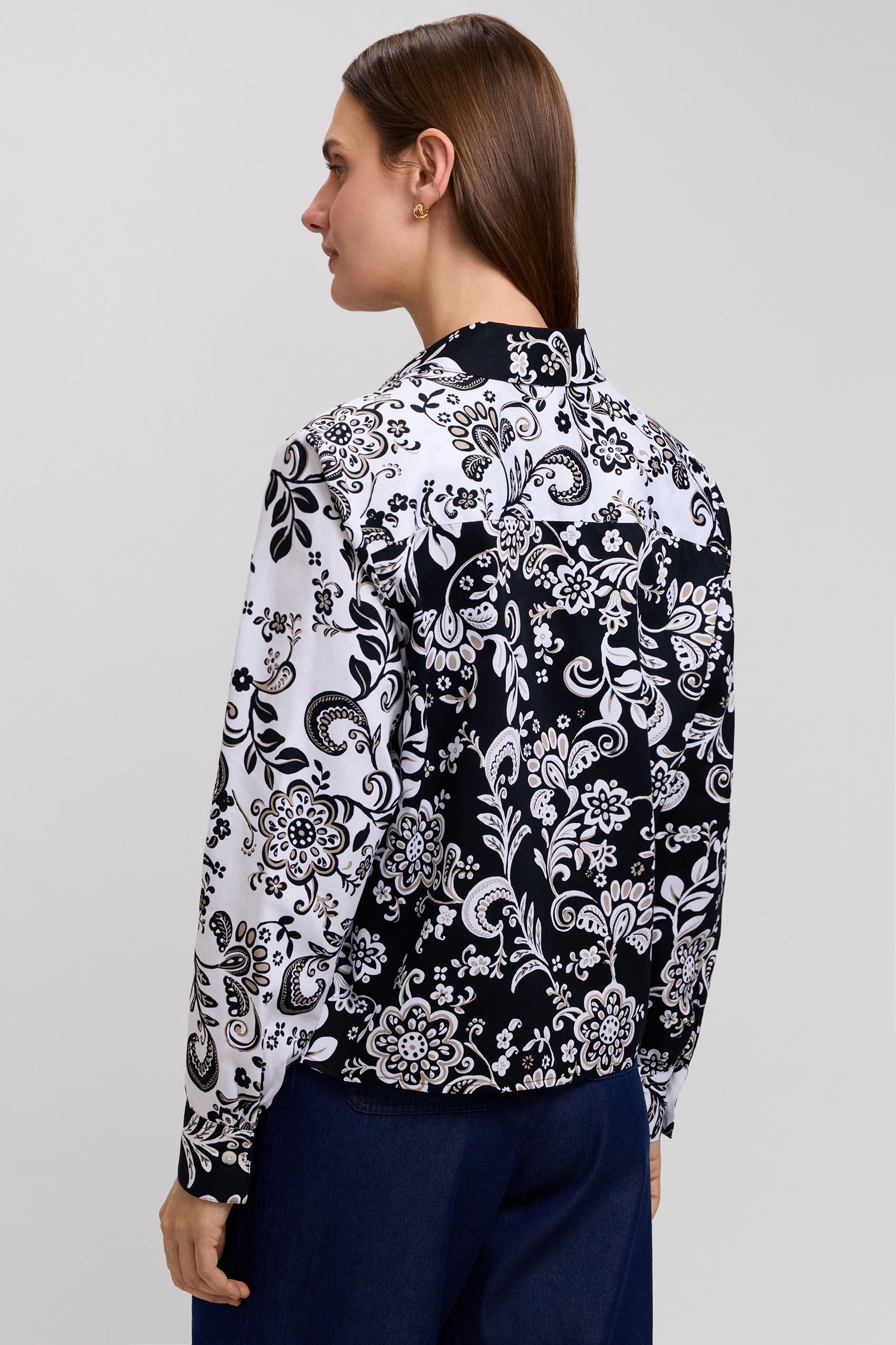 Jodie Abstract Daisy Long Sleeve Short Shirt