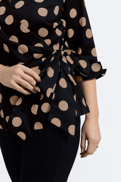 #color_black and almond dot