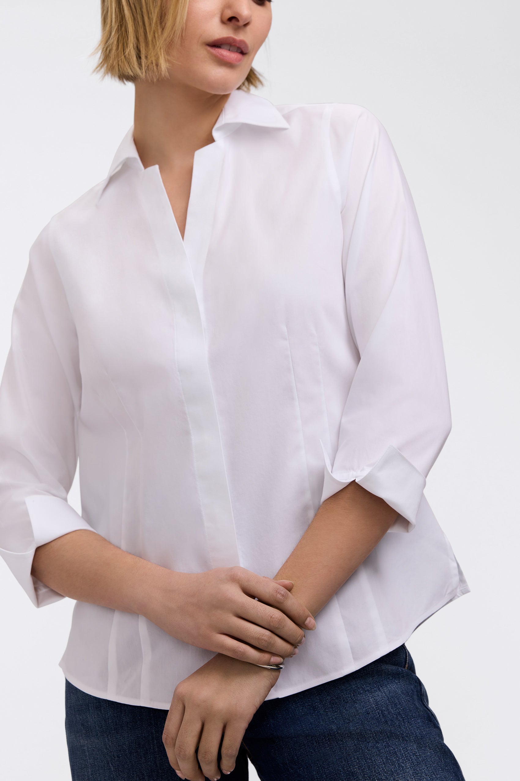 Close up of Taylor No Iron Pinpoint 3/4 Sleeve Shirt
#color_white