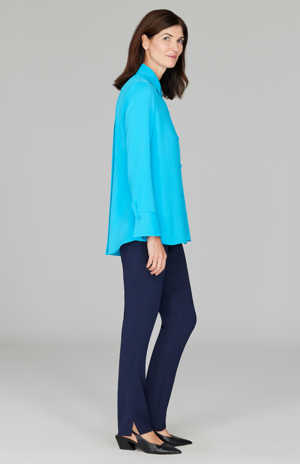 Ekaterina is 5'10" and is wearing a size XS in Turquoise.
