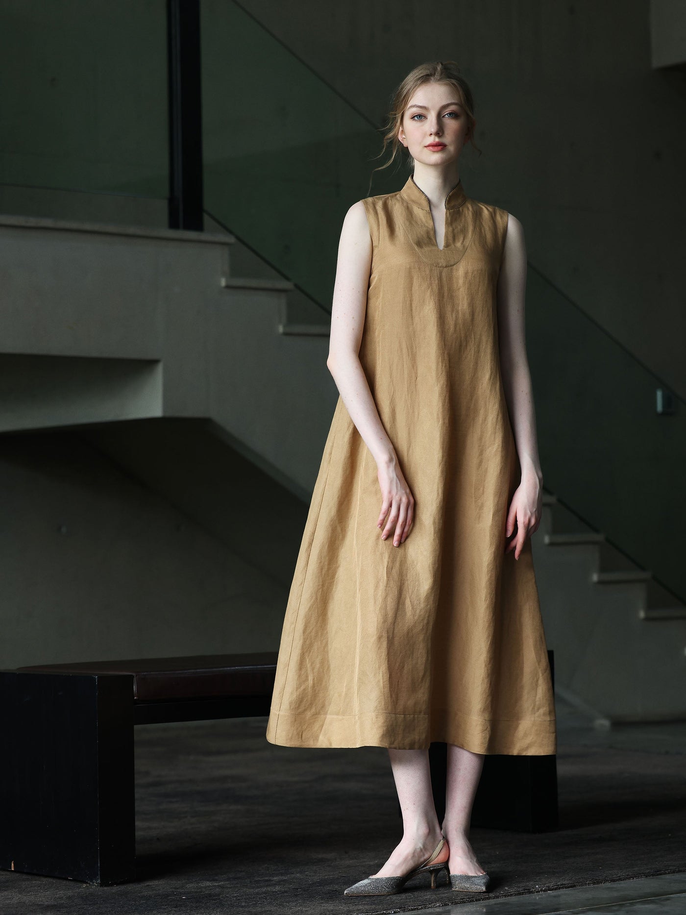 LINEN SLEEVELESS MANDARIN COLLAR PULLOVER DRESS