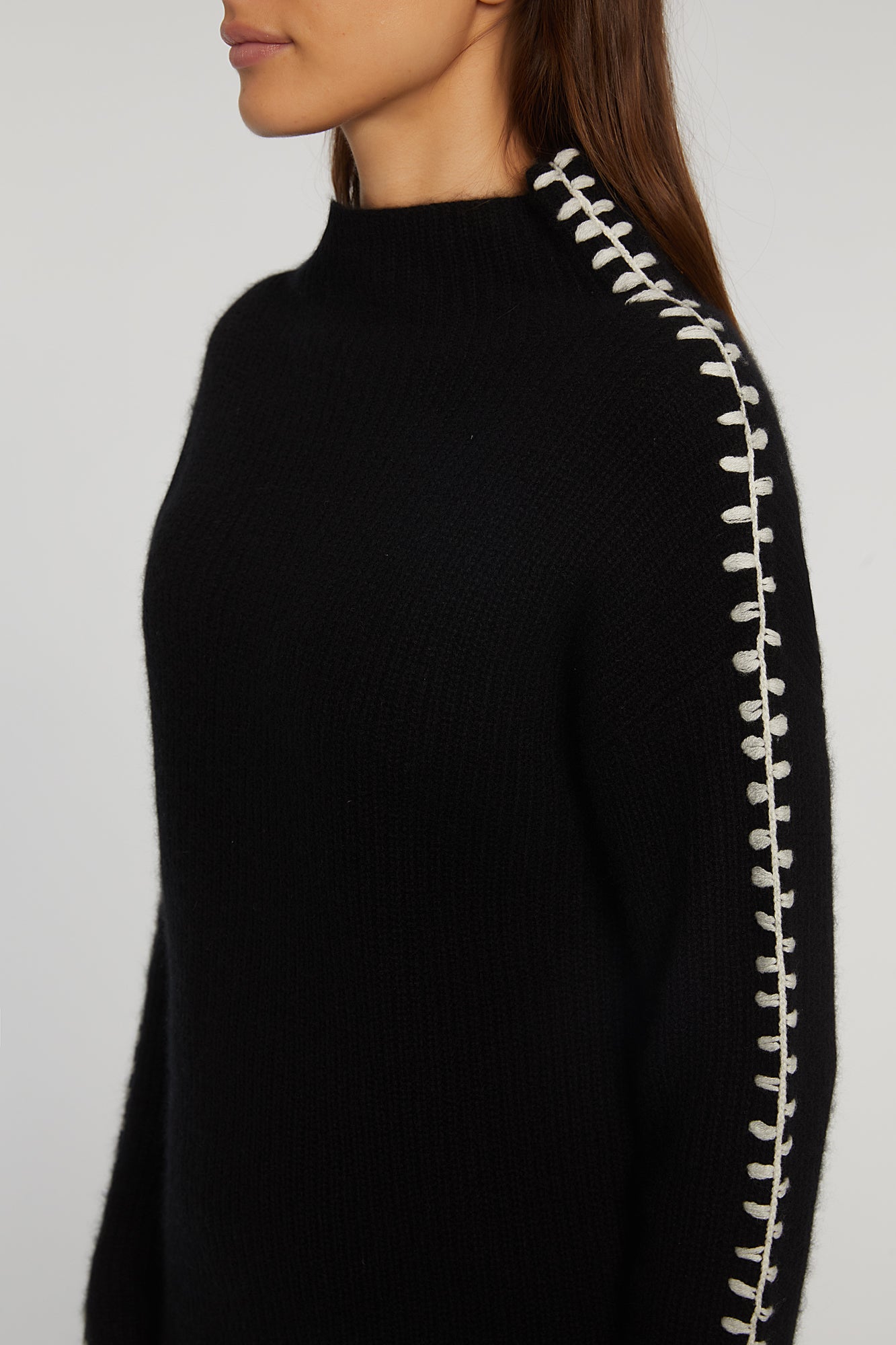 THE ALIA CASHMERE WHIPSTITCH SWEATER