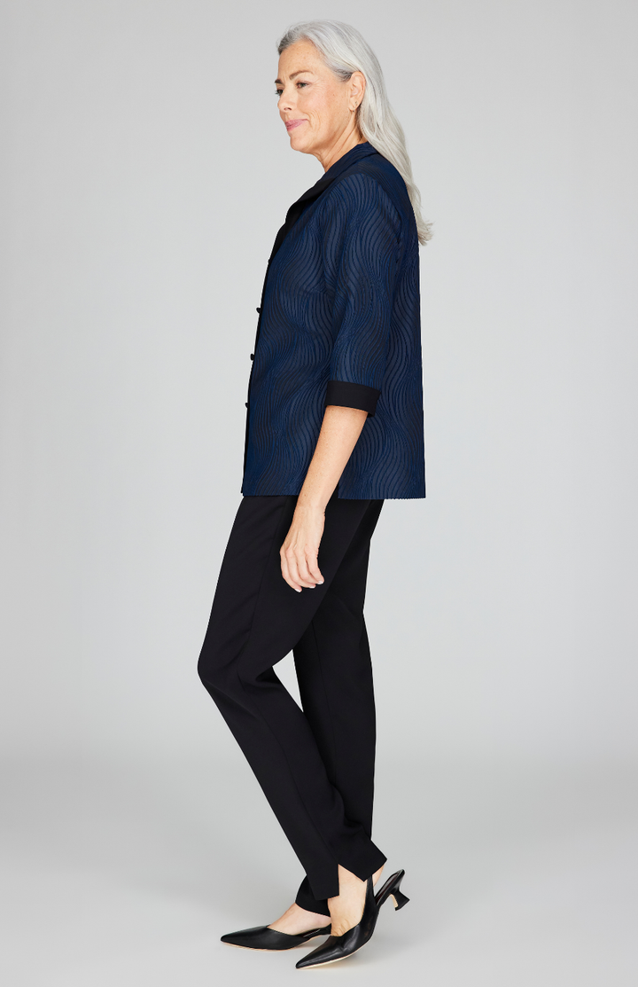 Fabienne is 5'9" and wearing Midnight in size XS.