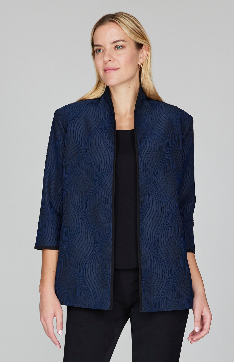 Gabby is 5'10" and wearing Midnight in size XS.