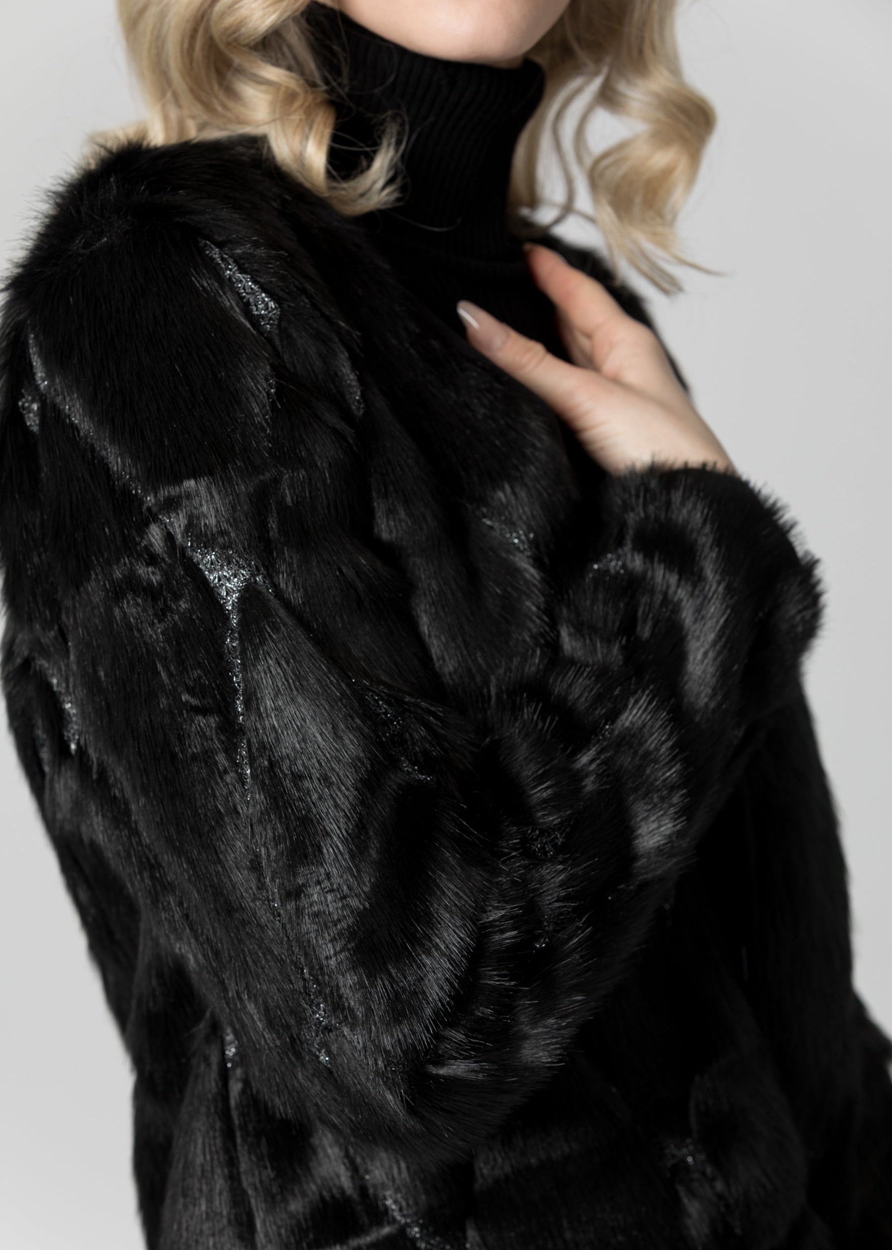 Adamas Faux Fur Jacket - SHIPS 10.15