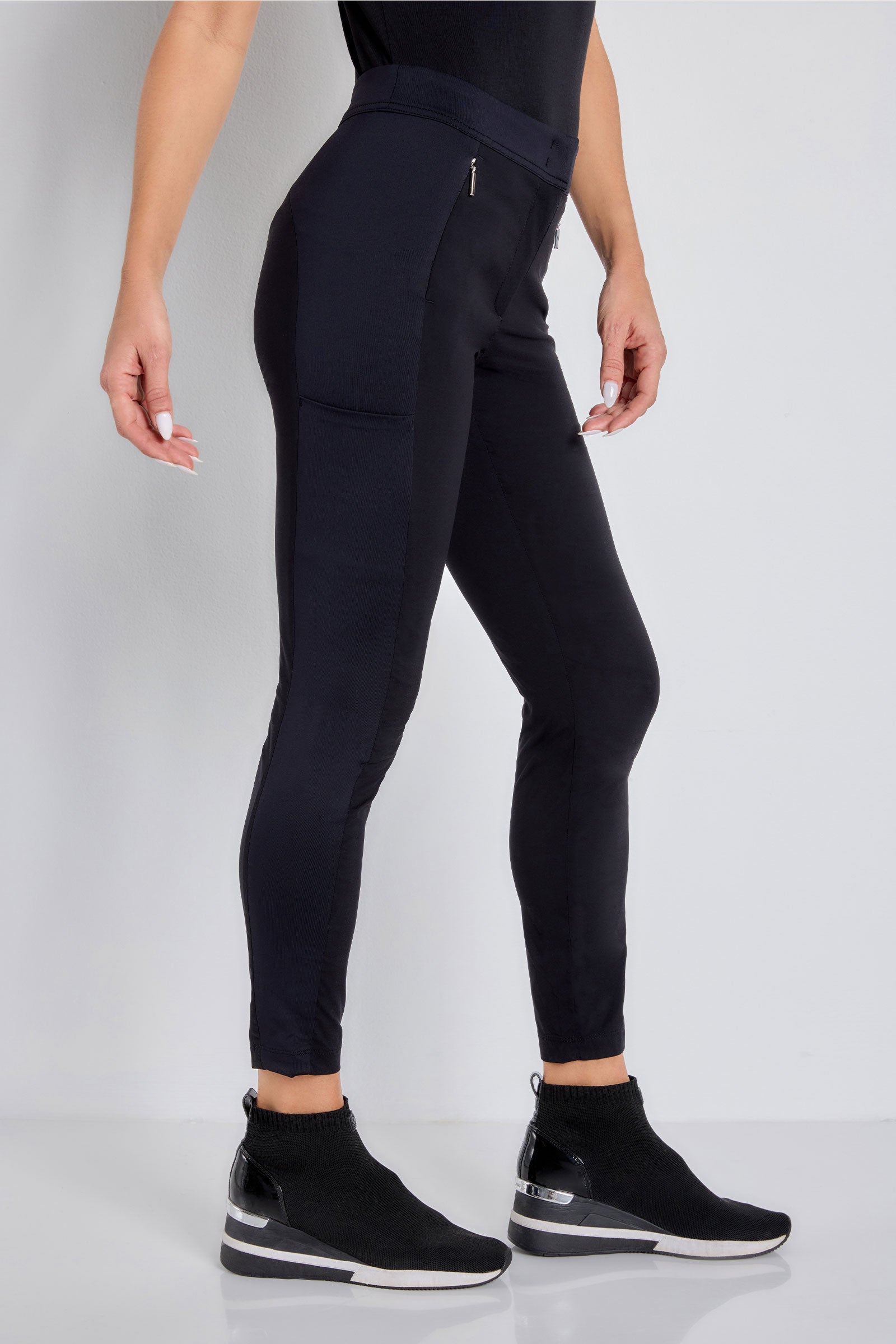 Ipant Slim Fit Pant in Black
