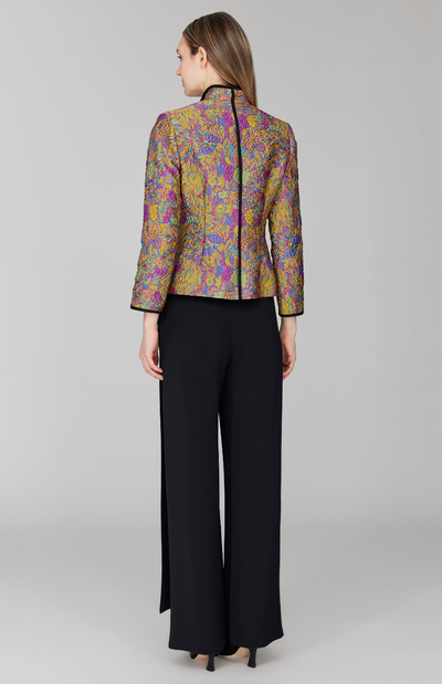 Morgan is 5' 11" and wearing Multi in size XS.