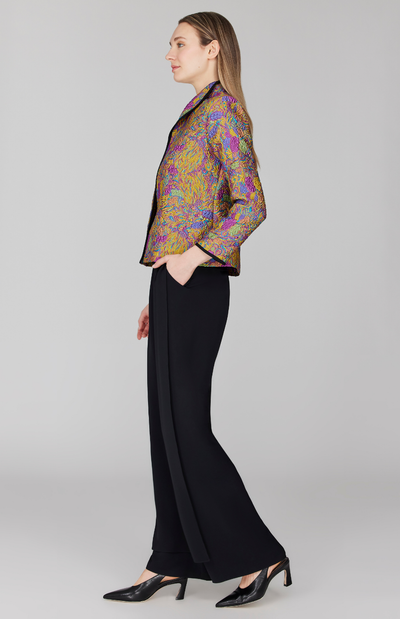 Morgan is 5' 11" and wearing Multi in size XS.