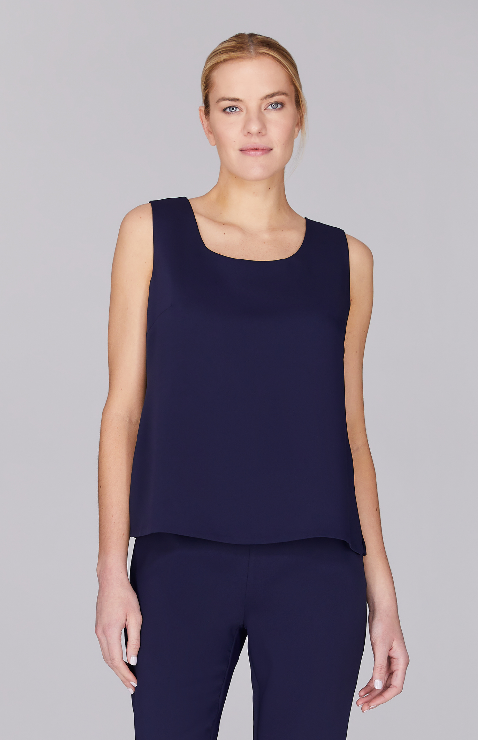 Gabby is 5'10" and wearing Midnight in XS.