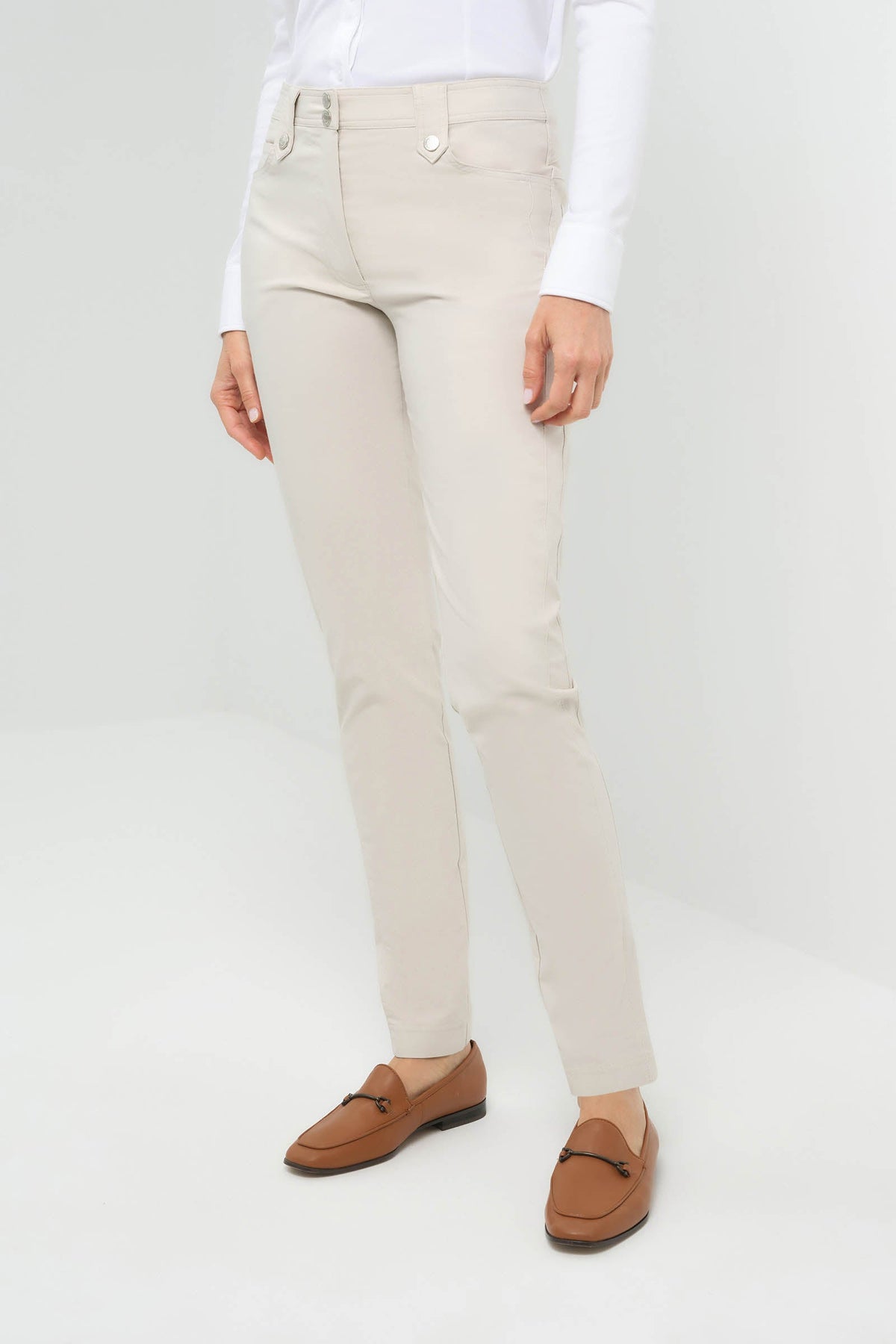 Skyler Performance Mid-Weight Skinny Leg Pant in Stone