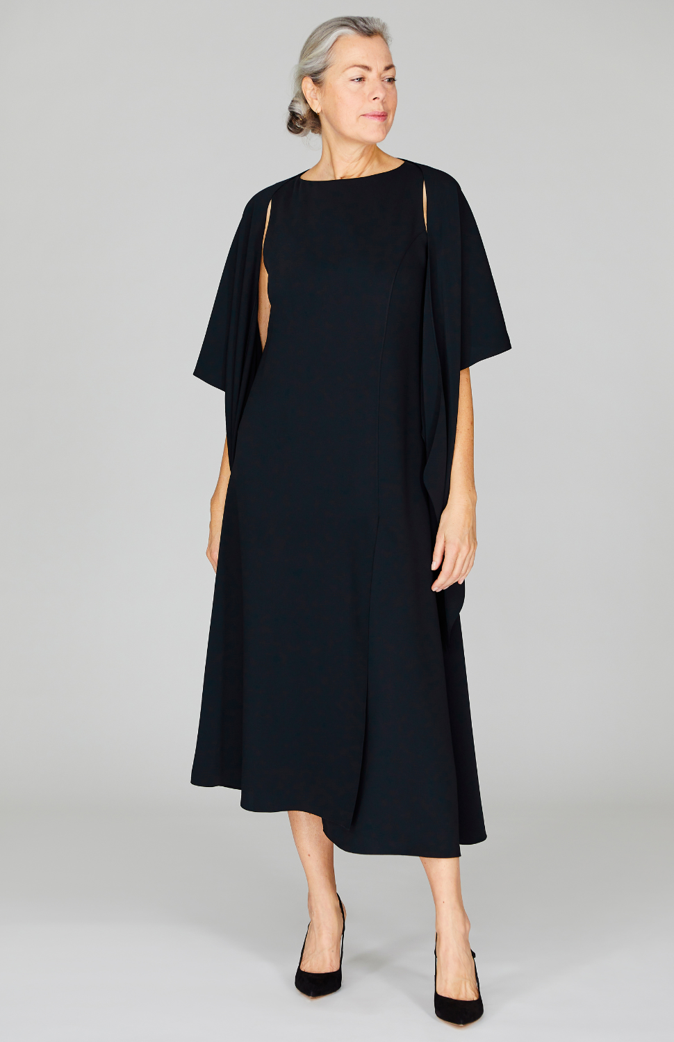 Fabienne is 5'9" and wearing Black in XS.