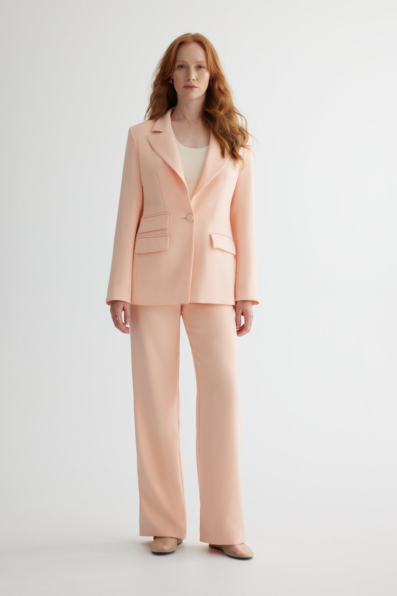 Single button semi-fitted jacket
