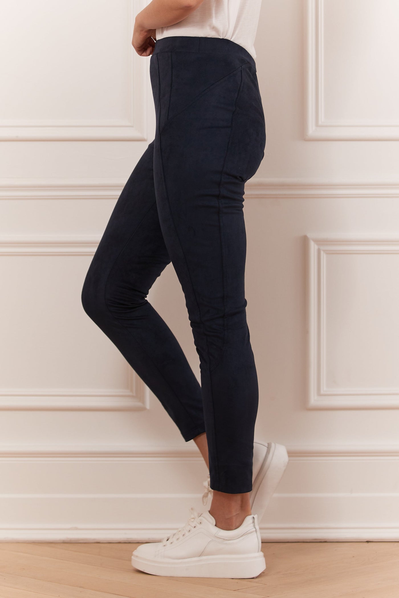 Pull-on legging