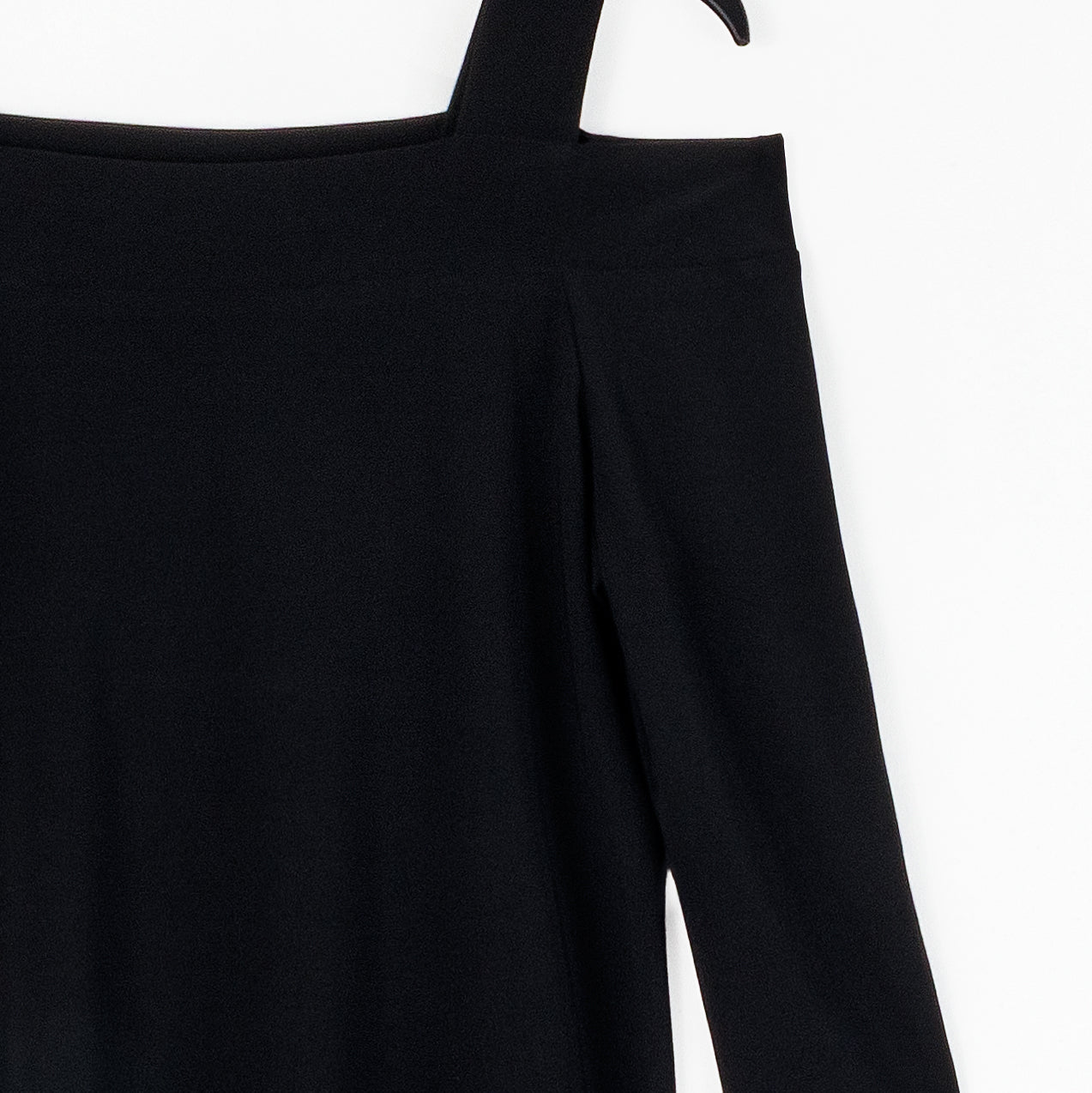 Signature Cold Shoulder Top - Black - Clara Sunwoo