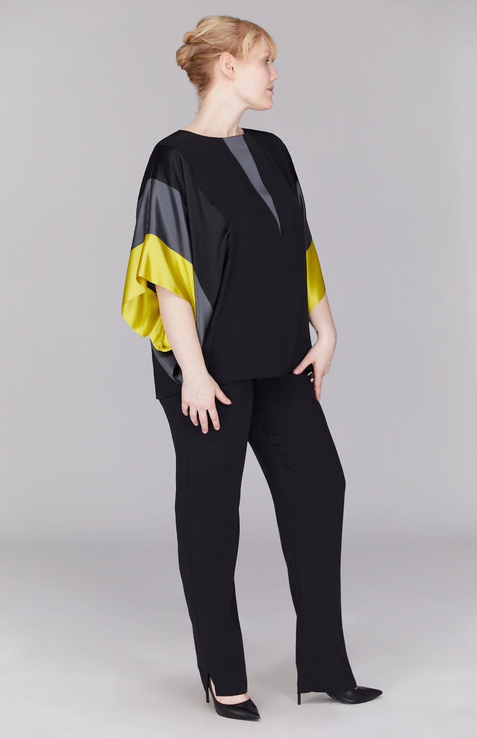 Molly is 5'9 wearing Citrus Flash in size 0.