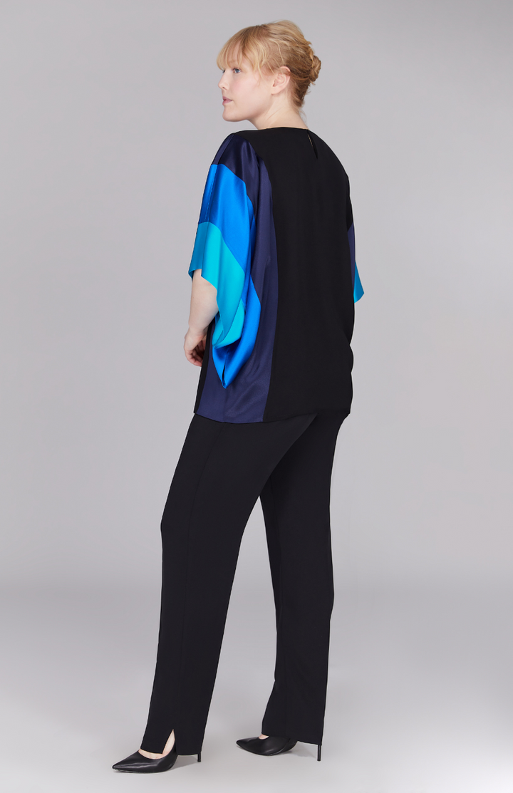 Molly is 5'9 and wearing Ultramarine in size 0.