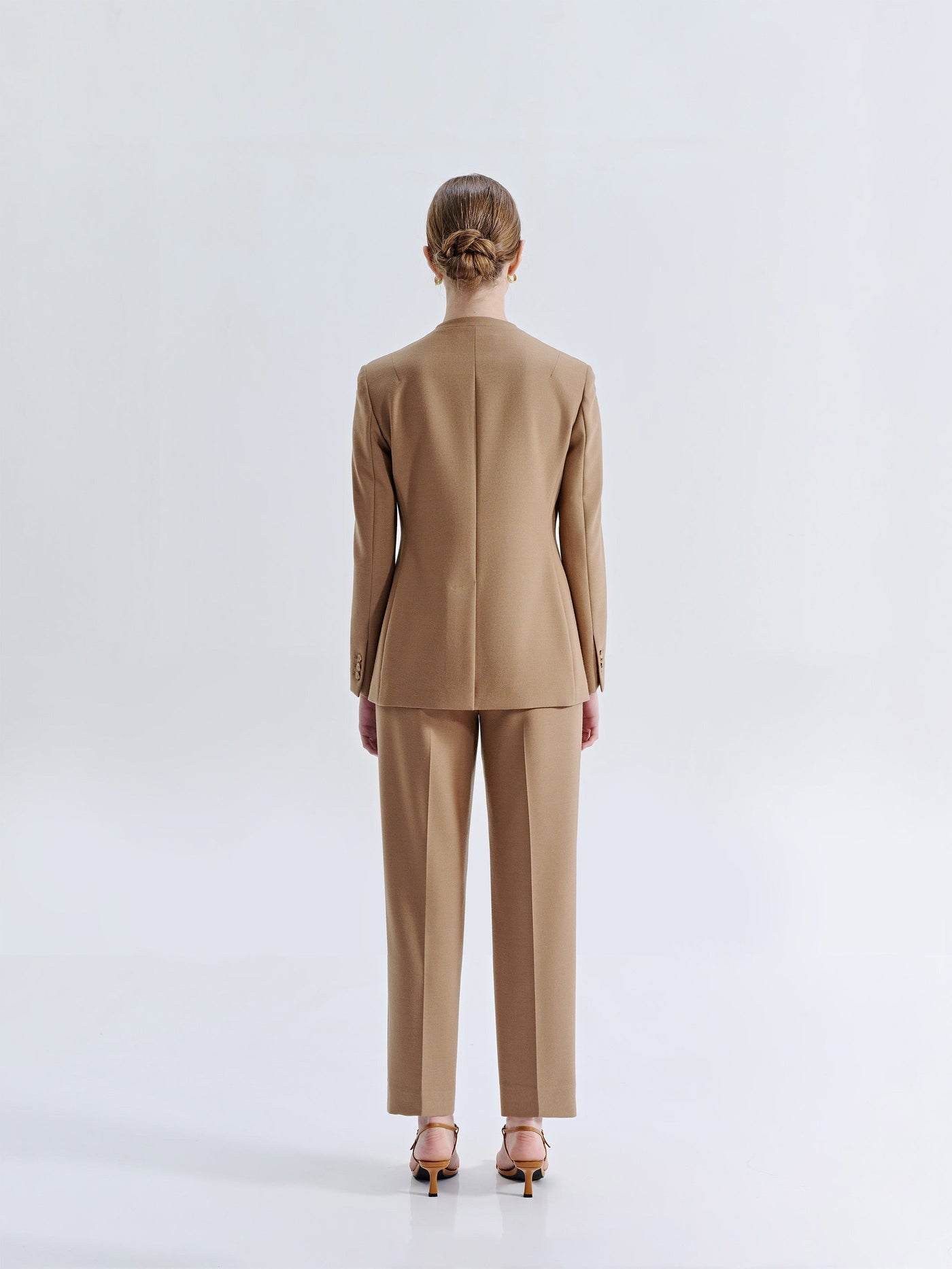 SIENNA WOOL COLLARLESS SUIT JACKET