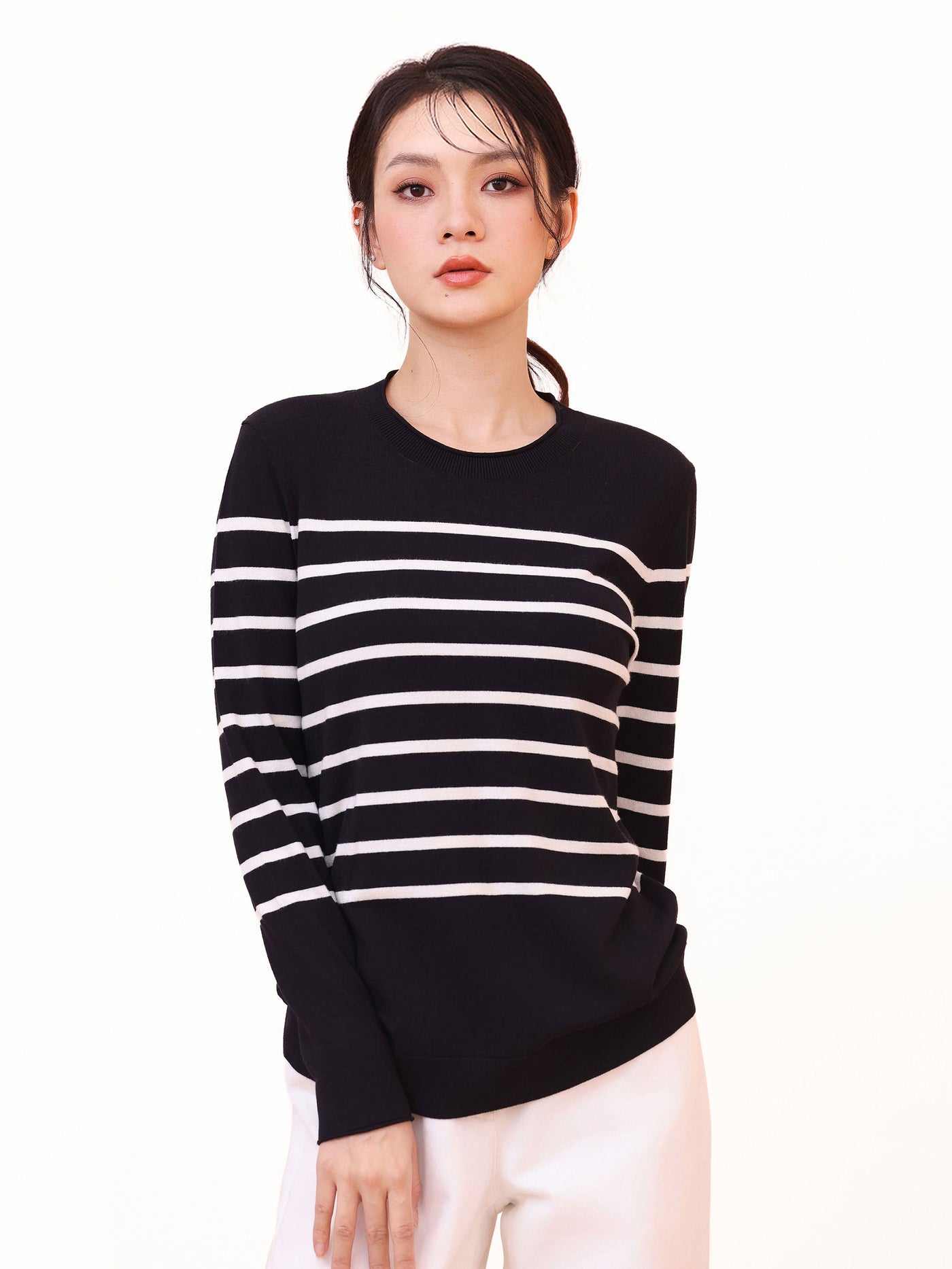 CREW NECK STRIPED SWEATER