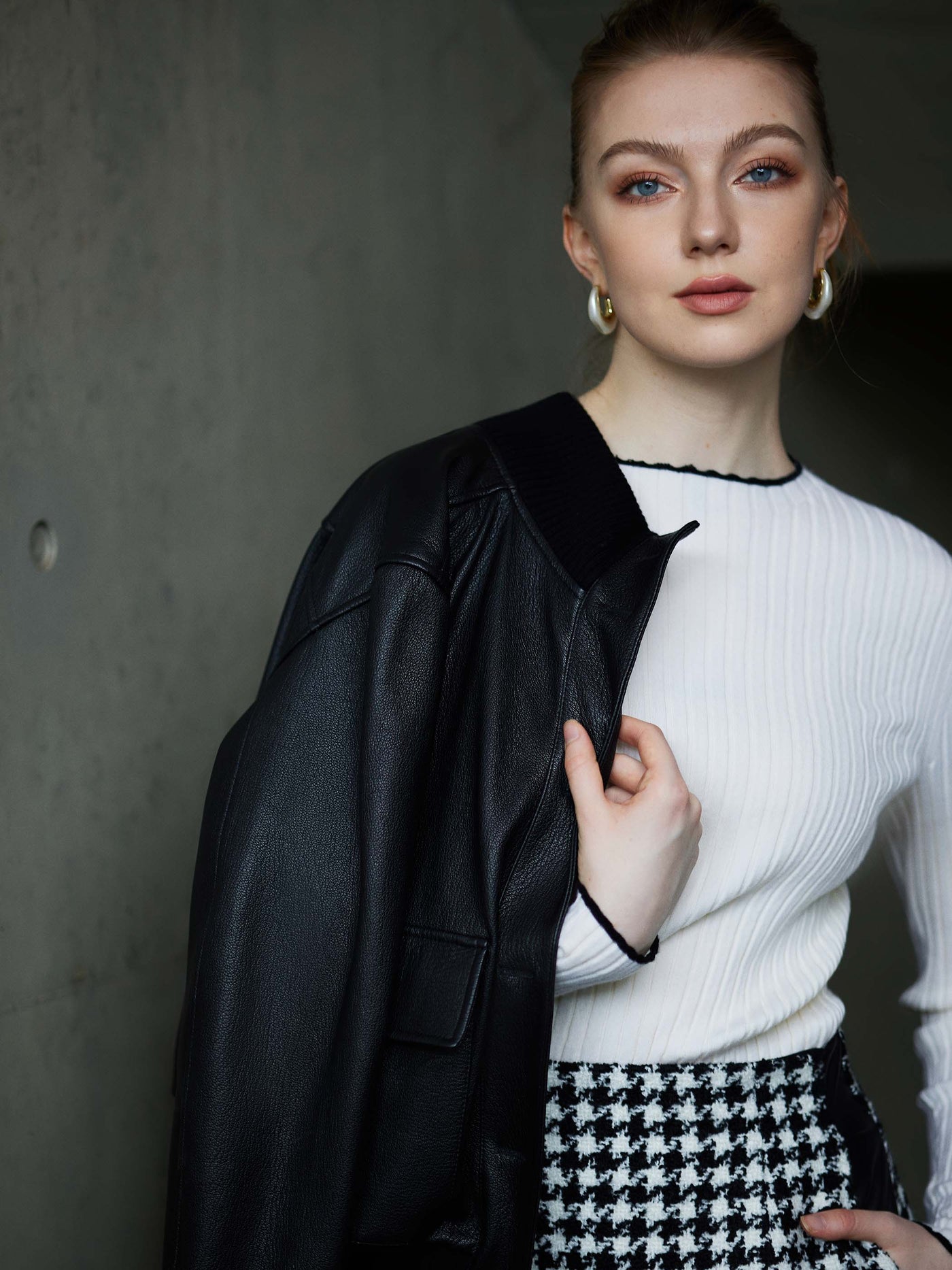 LONG SLEEVE RIB KNIT W/ TRIM DETAIL